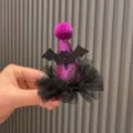 Halloween Mini Hexenhut Haarklammer mit schwarzem Tüll und Fledermaus für Party Kostüm. - Lila