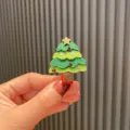 Weihnachtsbaum Haarspange für Kinder, grüne Filz Entenschnabelspange mit bunten Strasssteinen. - Gelbgrün