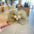 Grüne Netz-Schleifen-Haarspange mit Perlen für Kinder, elegantes Prinzessin Haar-Accessoire. - Armeegrüner Haarspangen Stil