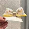 Kinder gelbe Pünktchen Schleife Haarspange süßes Mädchen Haarschmuck Metall Haarklammer - Fluoreszierendes Gelb Haarpfeil J2-5 3D