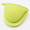 Grüne Silikon Topflappen für Mikrowelle und Backen. Hitzebeständige Ofenhandschuhe Mini. - Verdickt / Grün