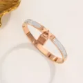 Roségold roestvrijstalen hangslot armband met sprankelende kristallen dames sieraden chic - Slot Hanger Stijl / Roségoud