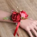Burgunderrote Hochzeit Handgelenk Blume Korsage mit rotem Band fuer Braut und Brautjungfer. - Handgelenk-Corsage