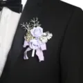 Elegante paarse roos corsage met strik en parels voor trouwpak van de bruidegom decoratie. - Corsage stijl A