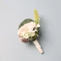 Witte Bruiloft Boutonniere Kunstbloem Corsage voor Bruidegom Pak Feest Decoratie - Wit