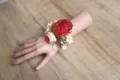 Kunstmatige rode roos polscorsage voor bruiloft bruidsmeisjes bloem armband rood - Polscorsage / Rood