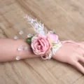 Corsetto da polso rosa matrimonio damigella d'onore braccialetto di fiori perla festa - Corsage da polso / Rosa