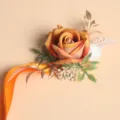 Kunstmatige roos huwelijk boutonniere oranje corsage bruidegom bloem accessoire. - Polscorsage / Oranje