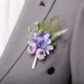 Europese stijl bruidegom boutonnière paarse zijden bloem voor formele zakelijke evenementen. - Paarsblauwe corsages