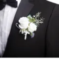 Boutonniere di rosa bianca per matrimonio sposo abito elegante accessorio floreale - Corsage
