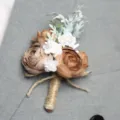 Bruiloft bos stijl bruine camelia corsage met touw voor zakelijke evenementen vieringen - Corsage / koffiekleur