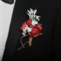 Hochzeit waldstil rote kamelie ansteckblume korsage variante für bräutigam und gäste. - Ansteckblume / Retro Kupfer