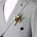 Boutonniere de boda rústica piña corsage para accesorio de traje de novio y padrinos - 8x12cm / Estilo 2