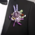 Κομψό μωβ λουλούδι boutonnière γάμου για ανδρικό κοστούμι, τεχνητό τριαντάφυλλο γαμπρού διακόσμηση - Στυλ F (μπουτονιέρα)