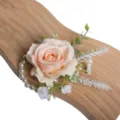 Corsaggio da polso con rosa rosa e perle, bracciale floreale per damigella d'onore. - Corsage da polso / Champagne