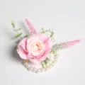Corsetto da polso con rosa artificiale rosa e perle per festa di matrimonio nuziale. - Corsage da polso / Rosa Medio