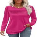 Vista detallada de top plisado de manga larga para mujer, estilo casual elegante. - Rosa rojo
