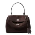 Borsa a tracolla in camoscio marrone scuro, pelle opaca, elegante patta con serrature in metallo. - Taglia S / Caffè