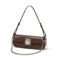 Borsa a tracolla in pelle marrone con chic serratura a piramide in metallo e catena. - Colore caramello