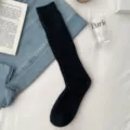 Calcetines largos gruesos de lana negra para mujer, estilo coreano con patrón de rombos. - Talla única / Negro
