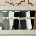 Calcetines de media pantorrilla de algodón con lunares para mujer y borde con volantes, estilo. - Blanco