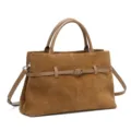 Grande borsa tote in camoscio marrone con manici, cintura con fibbia e tracolla regolabile. - Marrone