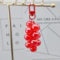 Porte-clés raisin couleur AB en acrylique, pendentif brillant pour sac et clés de voiture. - Raisins rouge vif