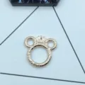 Porte-clés à ressort en métal doré avec design de couronne et d'oreilles d'ours pour vos accessoires. - Tête d'Ours / Or