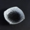 Plat a trempette en ceramique japonaise, bol carre tachete noir et blanc pour sauce soja. - Coupelle à sauce 3 pouces - Layue