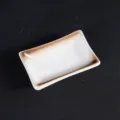 Japanische Keramik Schale, weiße rechteckige Sojasoße Platte mit braunem reaktivem Glasurrand. - 3-Zoll-Saucenschälchen im japanischen Stil - Sesame Gold