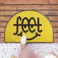 Felpudo semicircular amarillo con patrón de cara sonriente de pies, alfombrilla antideslizante. - 40*60cm / Cara sonriente de moda