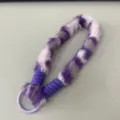 Cinturino da polso per telefono in peluche viola, cordino leopardato soffice per borsa. - Cinturino da polso in peluche viola + patch in tessuto / Viola