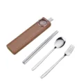 Tragbares 3-teiliges Besteckset aus Edelstahl mit einer niedlichen Aufbewahrungsbox - Brauner Bär / Edelstahl Stäbchen + Löffel + Gabel