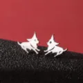 Pendientes de boton de perro de dibujos animados de acero inoxidable, joyeria de moda plateada - Estilo Perro Corriendo (781) / Color acero