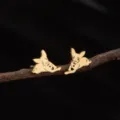 Pendientes de tuerca de perro de dibujos animados de acero inoxidable, joyas de animales. - Perro Tumbado (783) / Color acero