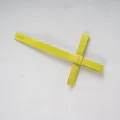Adorno de cruz amarilla tejida a mano decoración de pared de iglesia de festival - Cruces de cuerda de papel amarillo