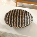 Handwoven straw storage basket black and natural round fruit tray desktop organizer - Black Wheat Ear Symmetrical Wavy Pattern, 25 cm