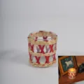 Portavelas de vidrio tejido de paja hecho a mano y funda de florero vintage. - Arreglo floral 7*8 espadaña rojo con vidrio