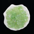 Perles de rose iridescentes vertes pour fabrication de bijoux DIY et accessoires faits main. - Vert clair