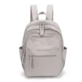 Kleine Nylon Rucksack in Hellgrau, Freizeittagesrucksack Damen mit praktischen Reißverschlüssen. - Grauweiß