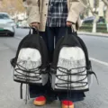 Schwarz-weisser Freizeitreise-Rucksack mit Kordelzug-Vordertasche fur Outdoor-Sport. - L / Schwarz