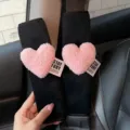 Plüsch rosa Herz Auto Sicherheitsgurt Schulterpolster Abdeckung, weiches schwarzes Autozubehör Set - [Sicherheitsgurt-Schulterpolster] Rosa Herz - 1 Stk.
