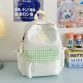Kompakter weißer Rucksack mit grünem Karo-Tasche, süßer Freizeit-Tagesrucksack für Damen. - Weiß