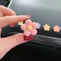 Süßer Blumen Auto Haken, bunte Harz Armaturenbrett Lüftungsschlitz Deko Clip. - Duftversion - Mit einer Packung Duftplättchen (enthält 2 Stück) / Rosa Fünfblattblume - Lüftungsschlitz