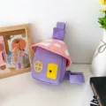 Süße pilzhausförmige Kinder Brusttasche, lila Umhängetasche mit rosa Pünktchen Design. - Lila