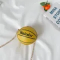 Leuke gele basketbal schoudertas voor vrouwen en kinderen, stijlvolle ronde kettingtas. - Geel