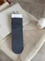 Calcetines slouch de algodón liso gris oscuro, estilo sencillo y cómodo para el otoño diario. - Talla única / Gris oscuro