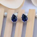 Dunkelblaue Tropfen Zirkonia Ohrstecker mit Silberfassung, eleganter minimalistischer Schmuck. - Blau