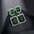 Quadratische grüne Edelstein Ohrringe mit funkelnden Zirkonia, elegante S925 Silber Ohrstecker. - Grün