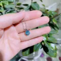 Versilberte blaue Zirkon Anhänger Halskette für Damen, elegante einfache Schlüsselbeinkette. - Mit Boxkette / Aqua